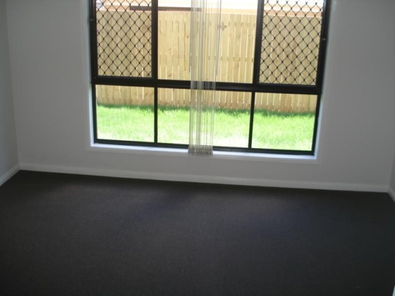 3 Jene Crt, Flinders View QLD 4305