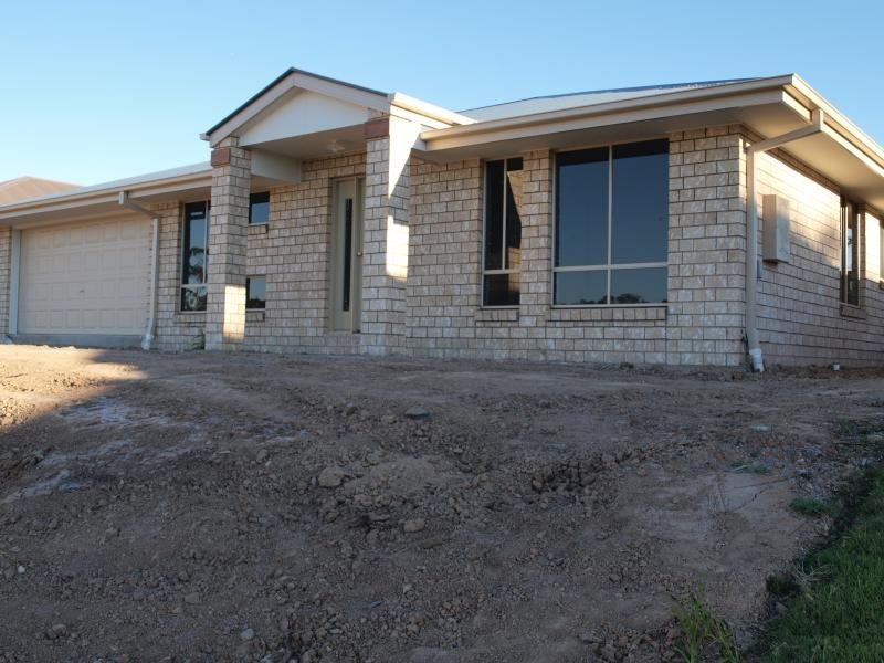 38 Eric Drive, Blackstone QLD 4304