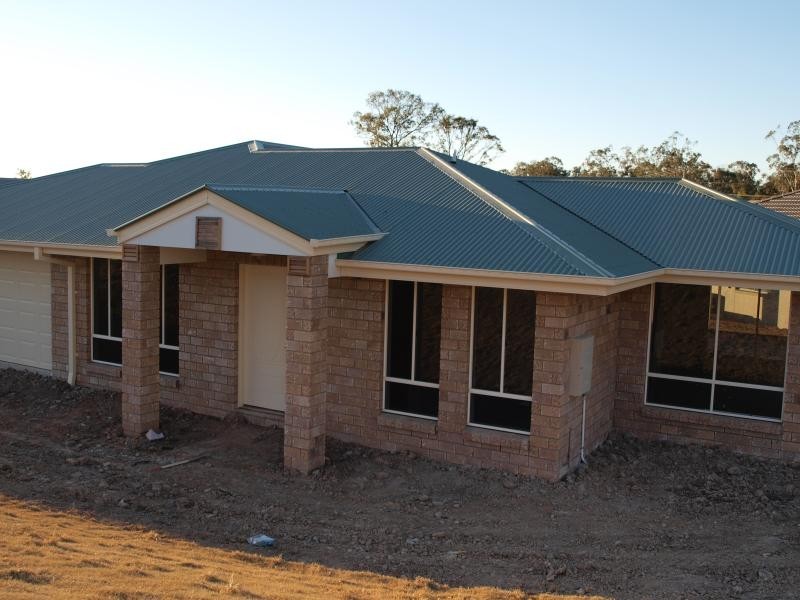19 Eric Drive, Blackstone QLD 4304