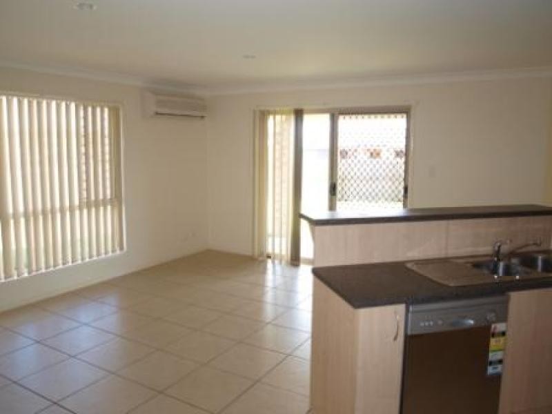 5 Angela Place, Yamanto QLD 4305