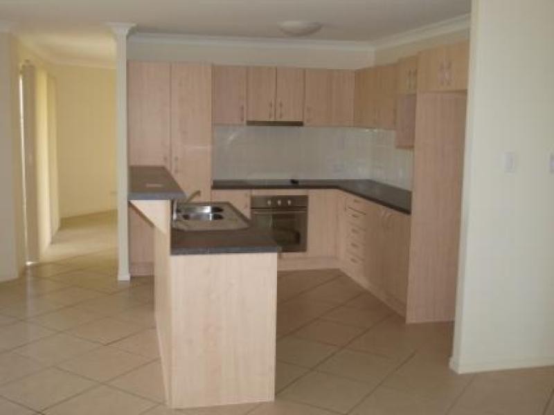 5 Angela Place, Yamanto QLD 4305