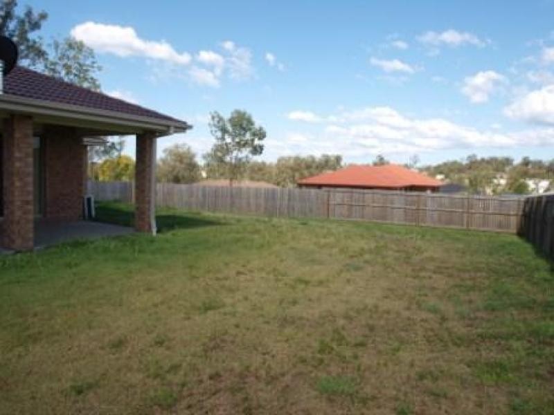 5 Angela Place, Yamanto QLD 4305