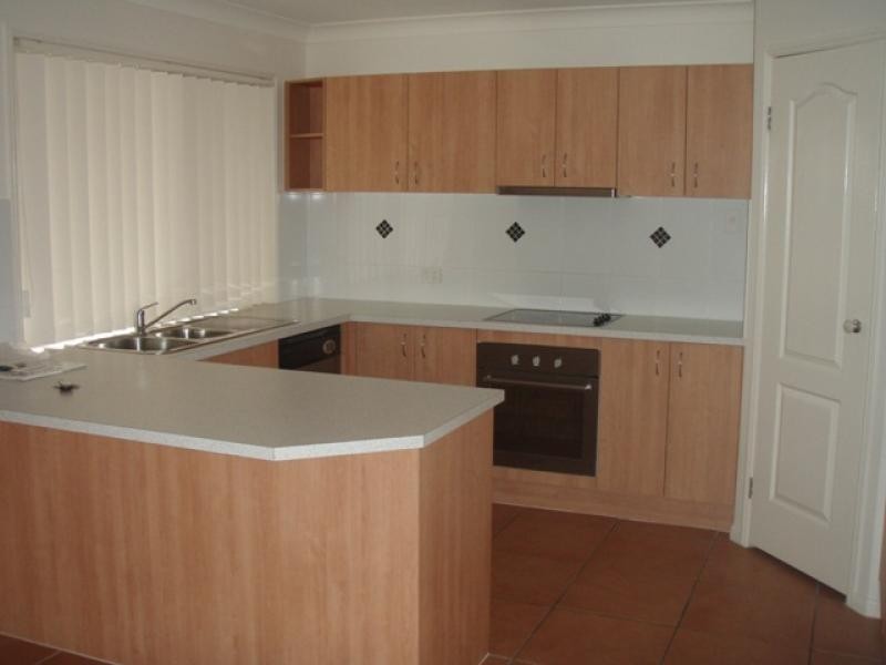 18 Angela Place, Yamanto QLD 4305