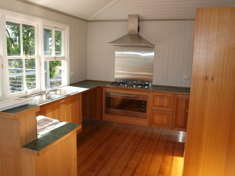 19 watson st, East Ipswich QLD 4305