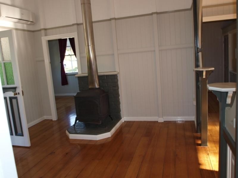 19 watson st, East Ipswich QLD 4305