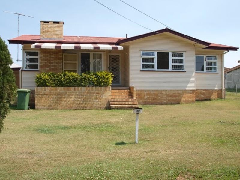 19 Grenadier Circle, Ebbw Vale QLD 4304