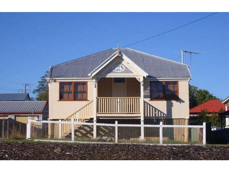 16 Quarry Street, Ipswich QLD 4305