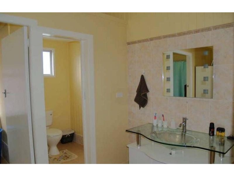 16 Quarry Street, Ipswich QLD 4305