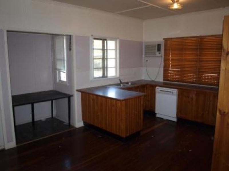 14 Casey Street, Leichhardt QLD 4305