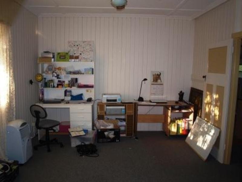 42 Brisbane Rd, East Ipswich QLD 4305