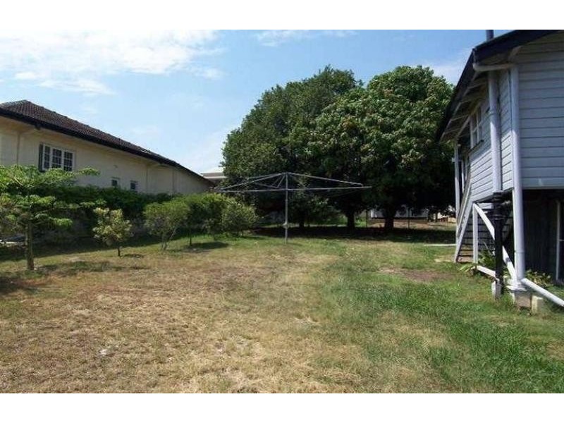 25 Quarry Street, Ipswich QLD 4305