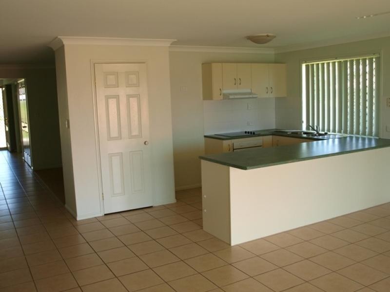 1 Kathleen Place, Yamanto QLD 4305