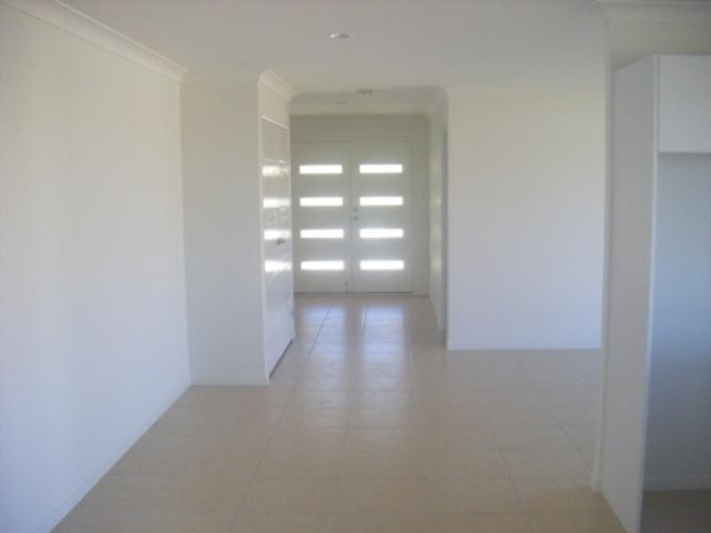 16 Benjamin Crt, Yamanto QLD 4305