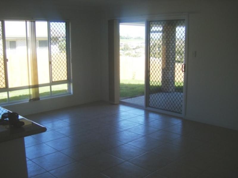 16 Benjamin Crt, Yamanto QLD 4305