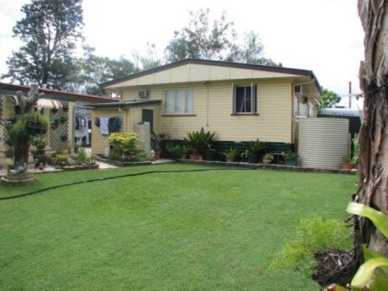 39 Crosshill St, Leichhardt QLD 4305