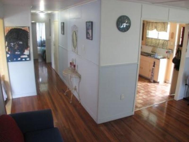 39 Crosshill St, Leichhardt QLD 4305