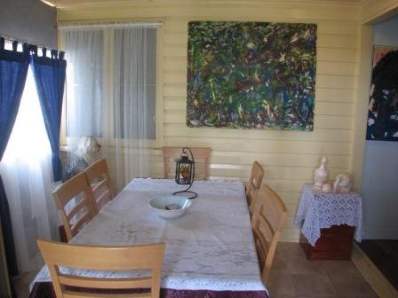 39 Crosshill St, Leichhardt QLD 4305