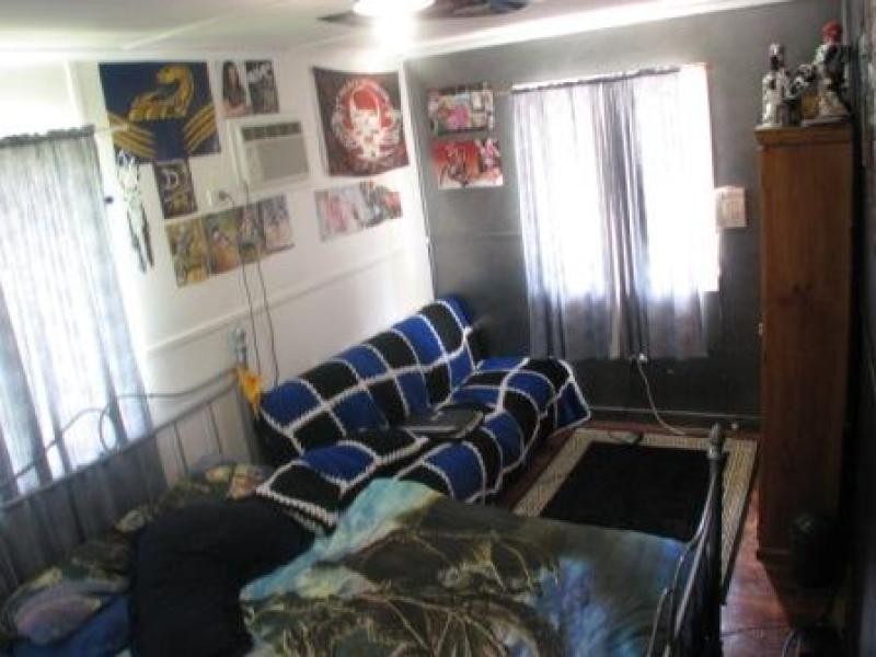 39 Crosshill St, Leichhardt QLD 4305