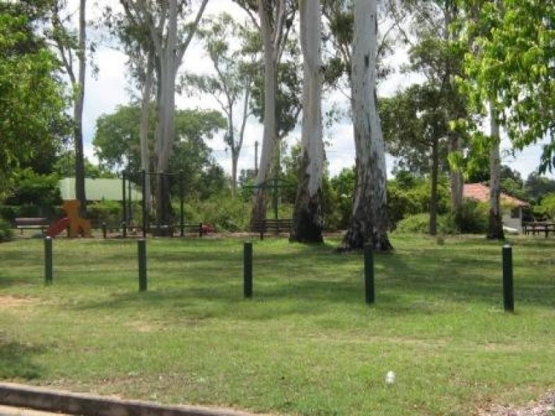 39 Crosshill St, Leichhardt QLD 4305