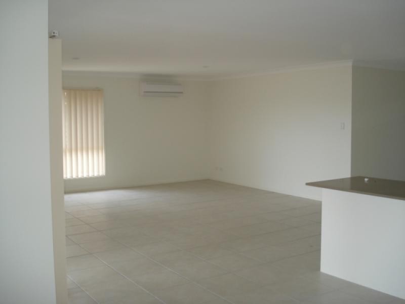 6 Patricia Place, Redbank Plains QLD 4301