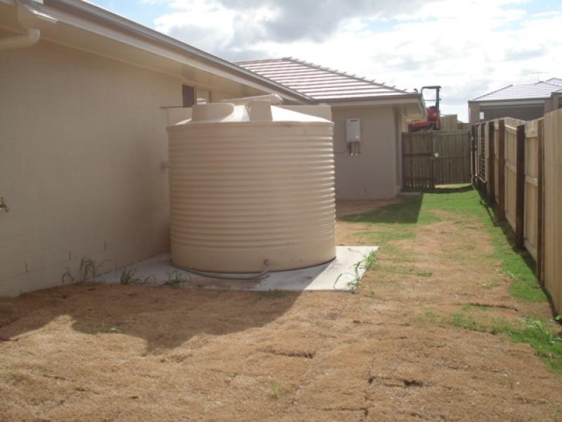 6 Patricia Place, Redbank Plains QLD 4301