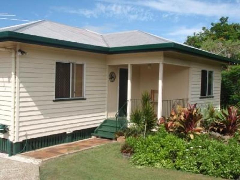 6 Law St, Bundamba QLD 4304