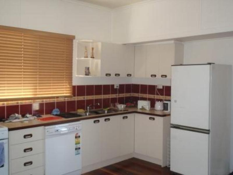 6 Law St, Bundamba QLD 4304