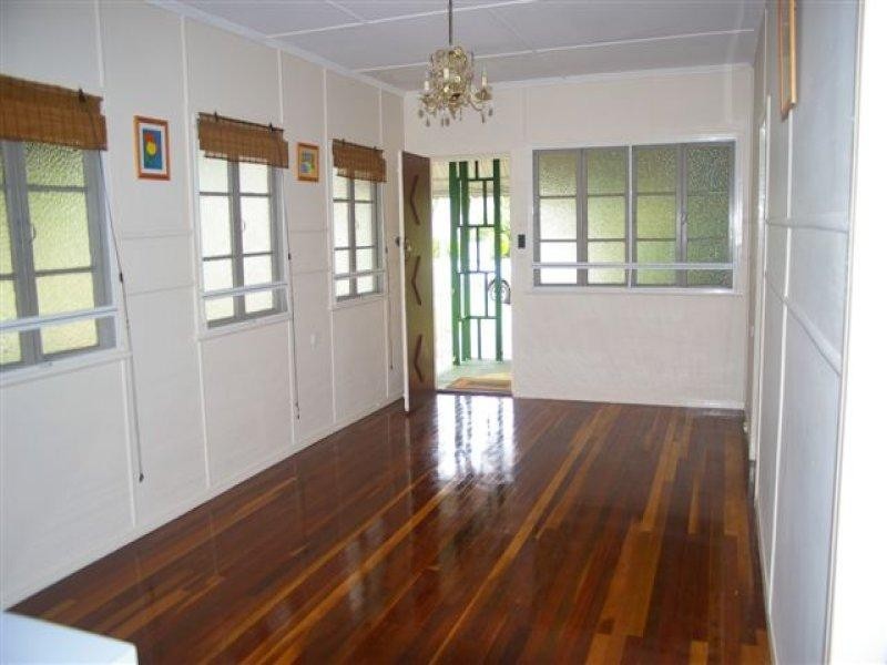 16 Hayes Street, Brassall QLD 4305