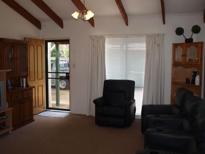 50 Phyllis St, Eastern Heights QLD 4305