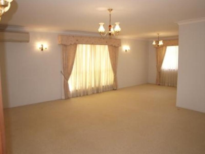 2 Sellars St, Karana Downs QLD 4306