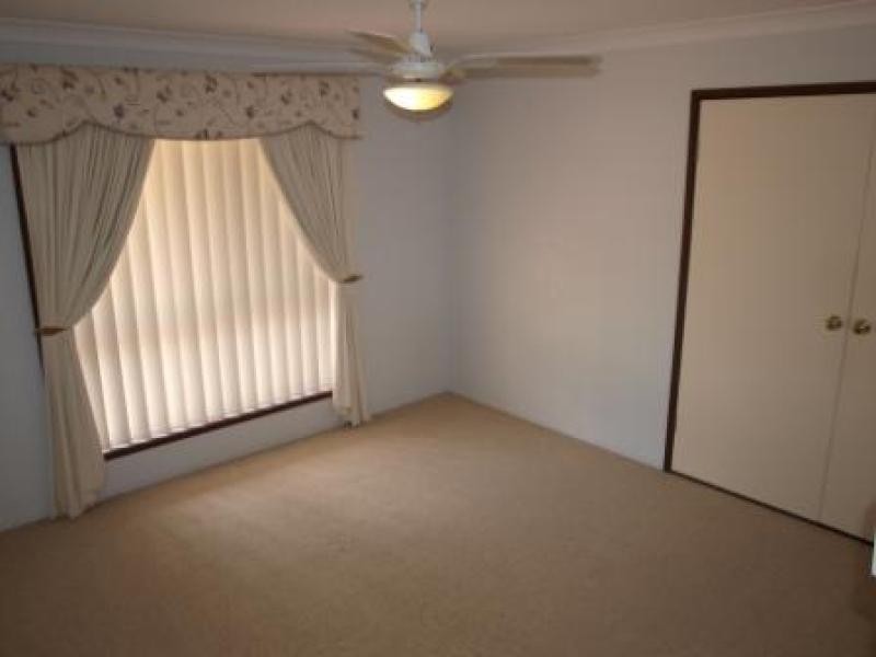 2 Sellars St, Karana Downs QLD 4306