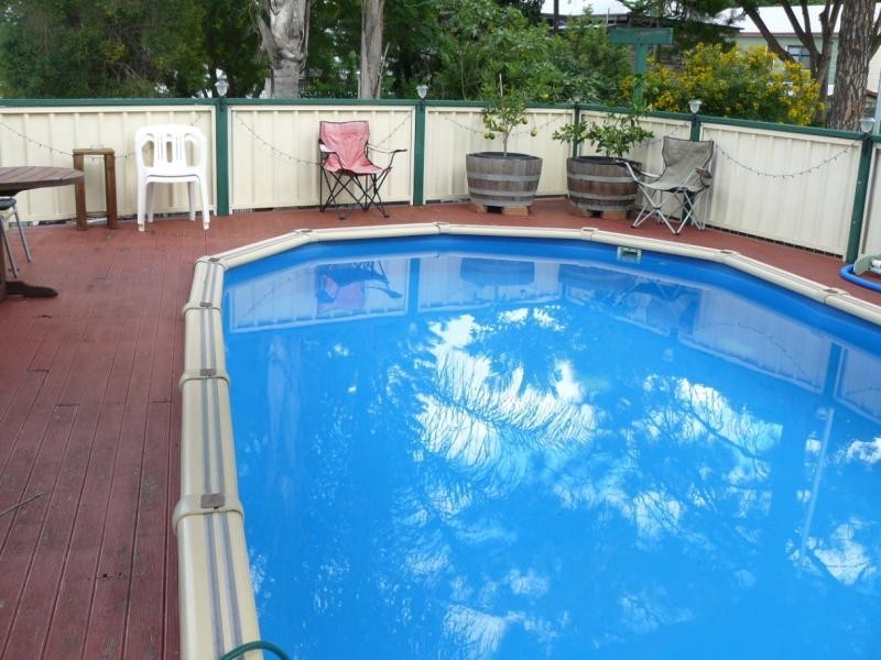 4 Cramb St, Eastern Heights QLD 4305