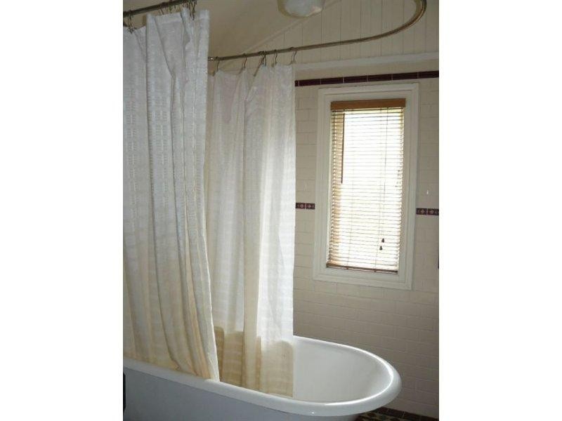 6 Brady Ct, Mount Crosby QLD 4306