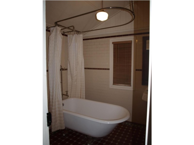 6 Brady Ct, Mount Crosby QLD 4306