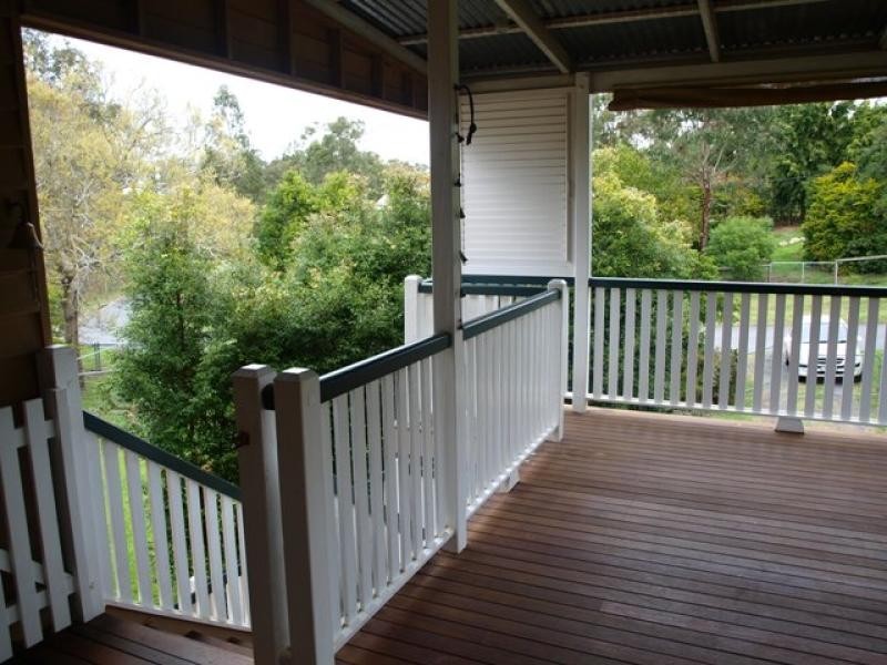 6 Brady Ct, Mount Crosby QLD 4306