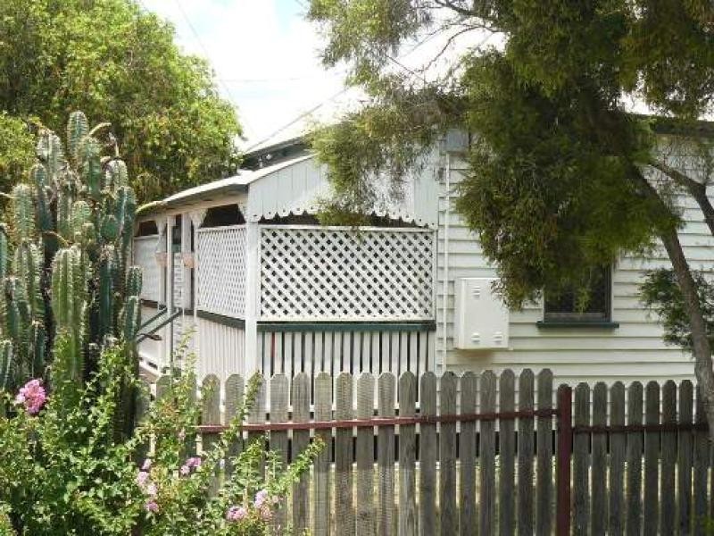 129 South Station Rd, Silkstone QLD 4304