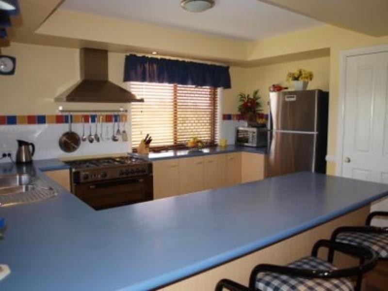 4 Boronia Ct, Collingwood Park QLD 4301