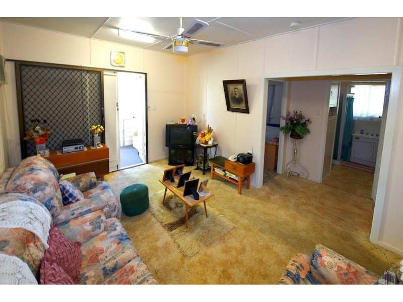 5 Adam St, Bundamba QLD 4304