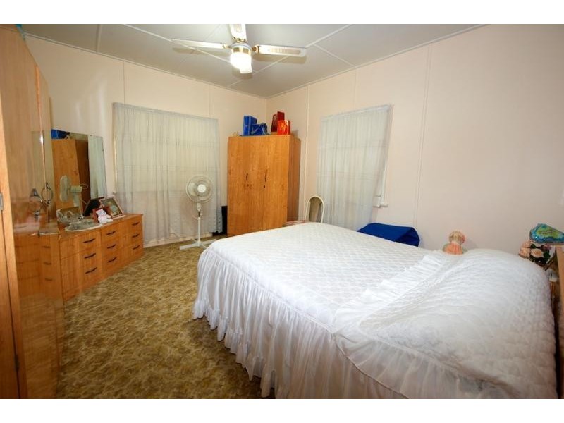 5 Adam St, Bundamba QLD 4304