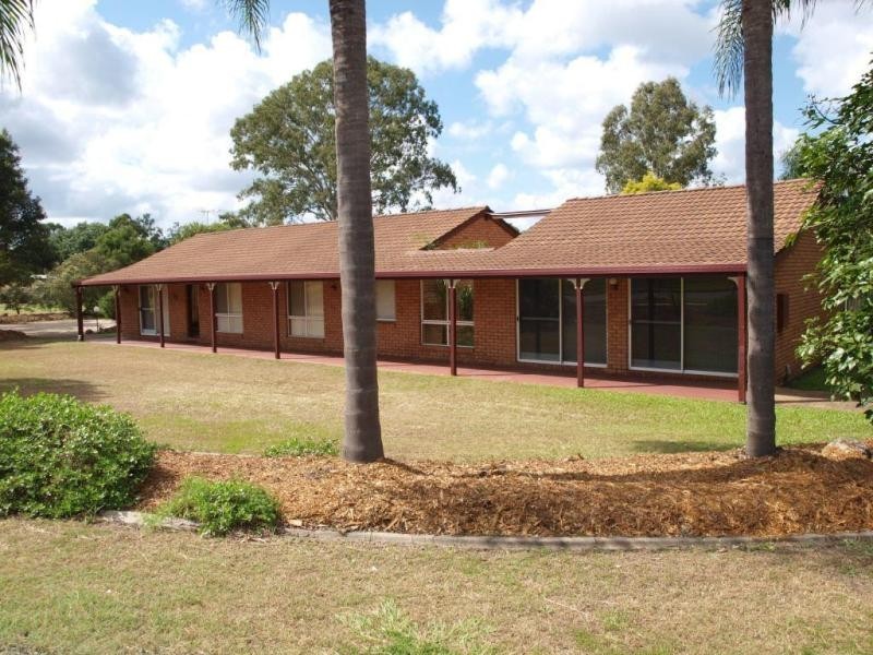 2 Sellars Street, Karana Downs QLD 4306