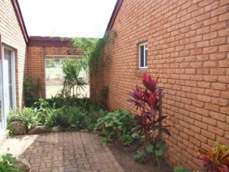 2 Sellars Street, Karana Downs QLD 4306