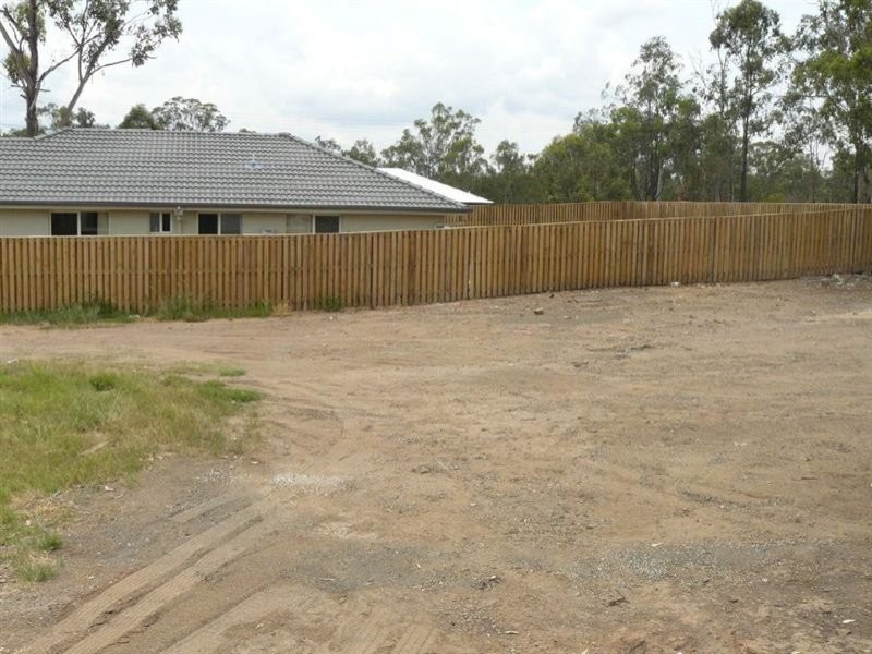 20 Eric Drive, Blackstone QLD 4304