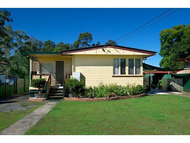 39 Crosshill St, Leichhardt QLD 4305
