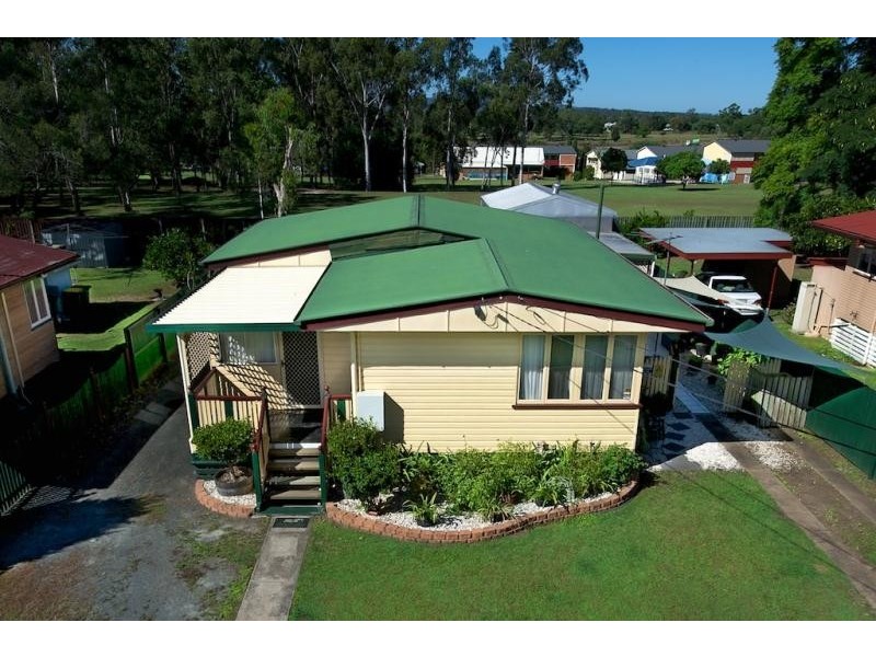 39 Crosshill St, Leichhardt QLD 4305