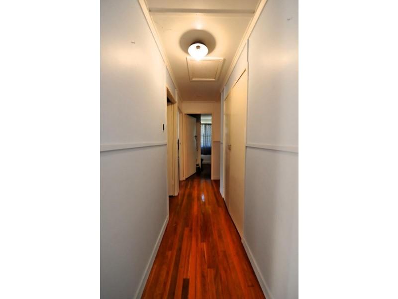 39 Crosshill St, Leichhardt QLD 4305