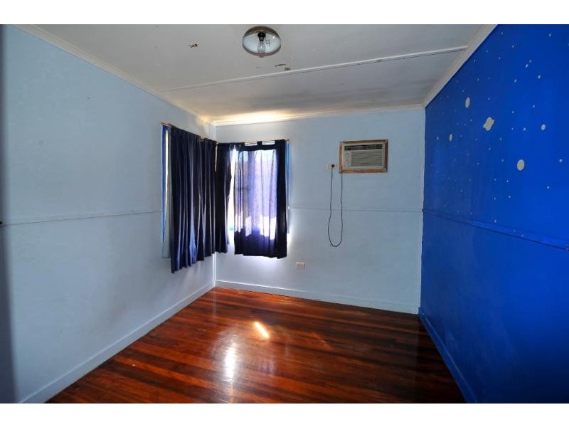 39 Crosshill St, Leichhardt QLD 4305