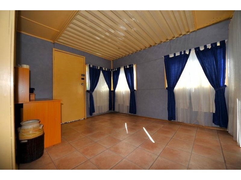 39 Crosshill St, Leichhardt QLD 4305