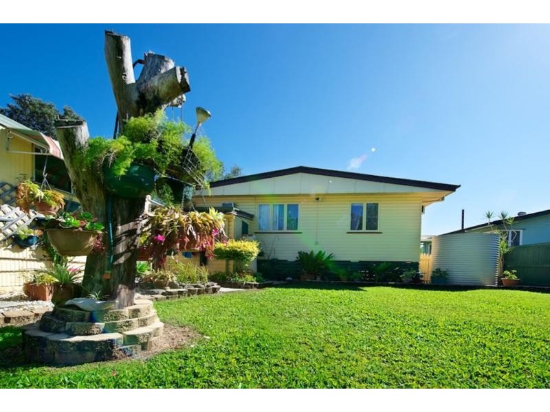 39 Crosshill St, Leichhardt QLD 4305