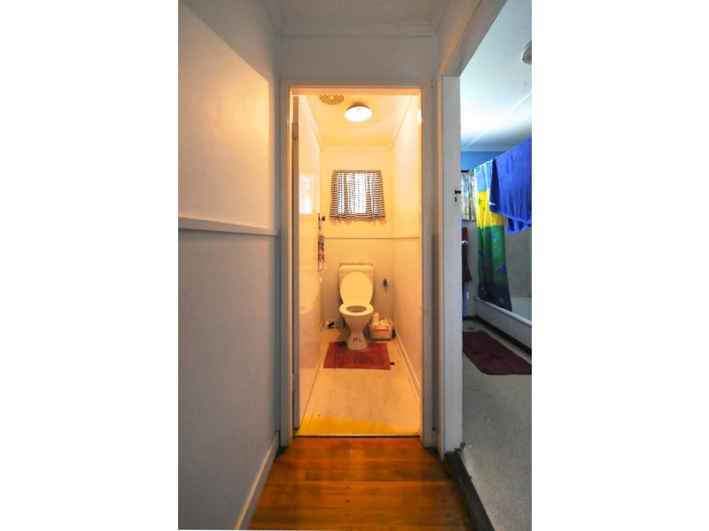 39 Crosshill St, Leichhardt QLD 4305