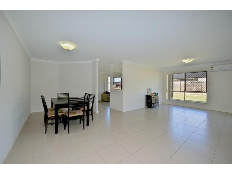 10 Nicole Place, Yamanto QLD 4305